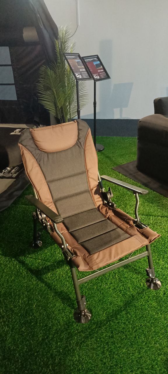 IS-08 Folding Chair