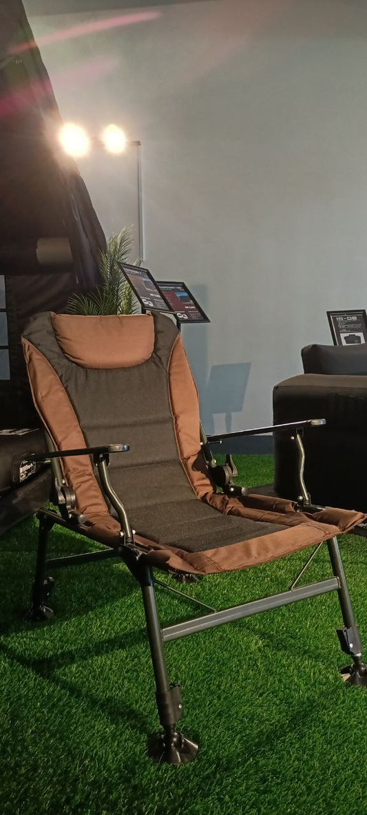 IS-08 Folding Chair